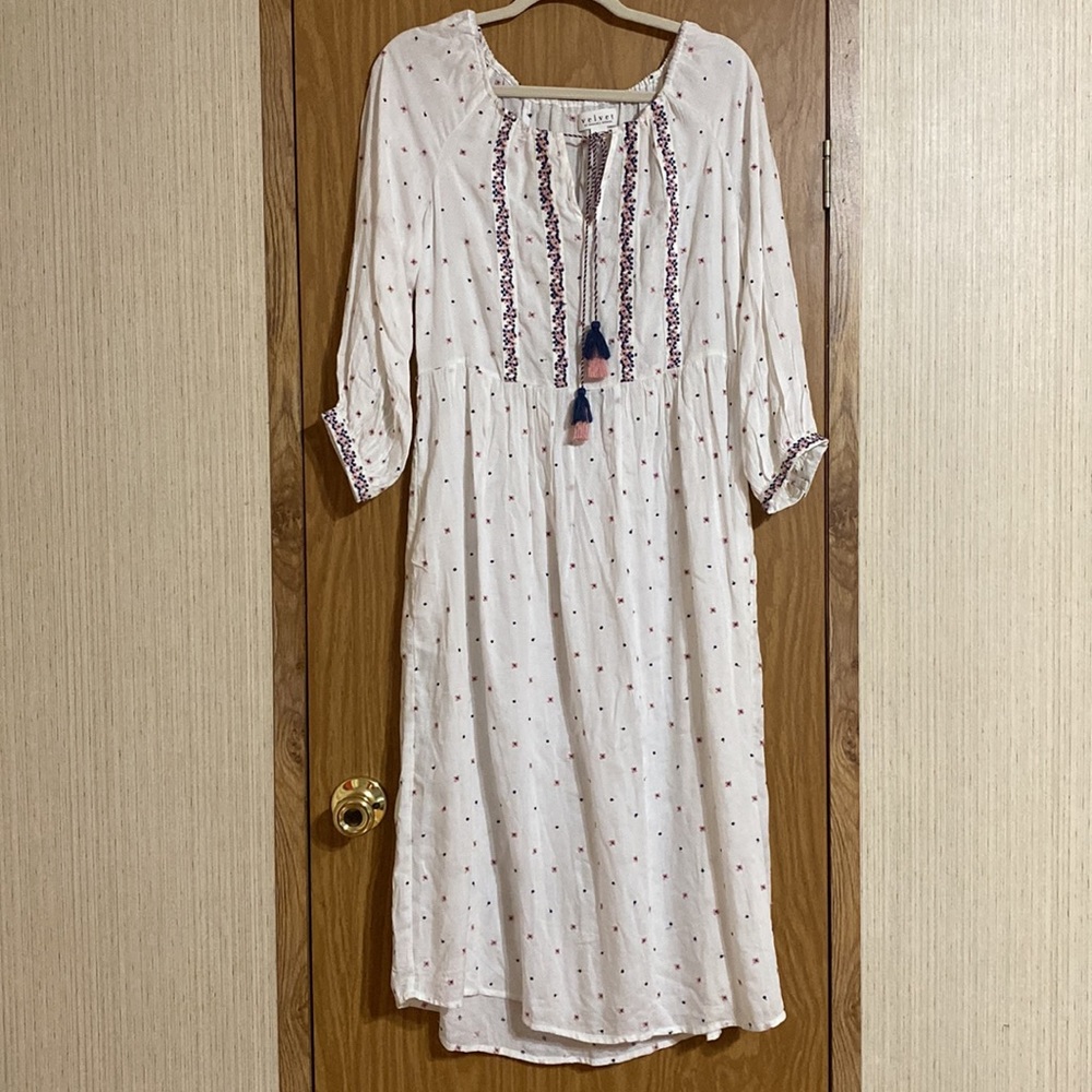 VELVET By Graham & Spencer Isilda Floral Embroidered‎ Dress Size S